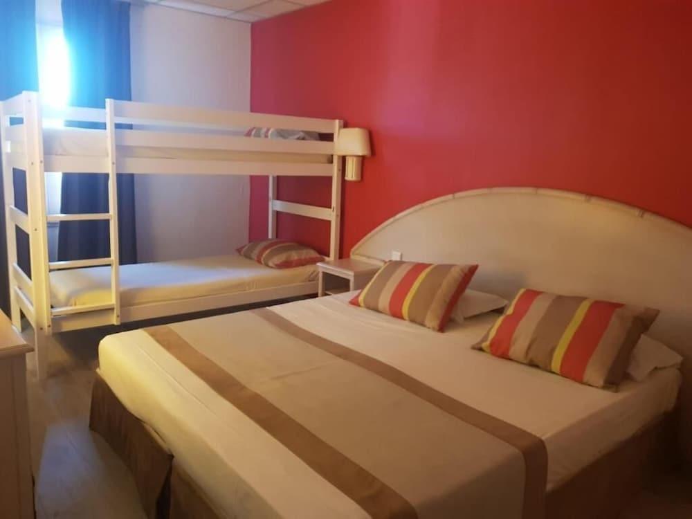 De Flore Hotel 3*
