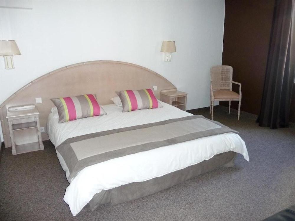 Hotel De Flore 3*