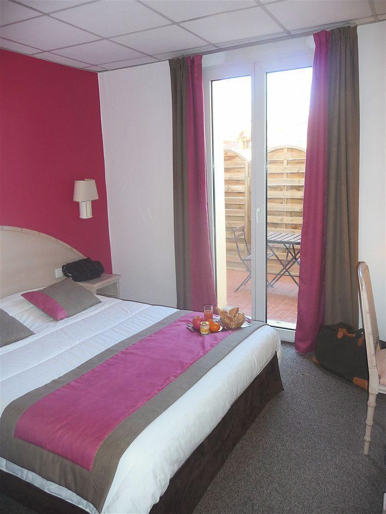 Hotel De Flore 3*
